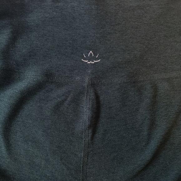 Beyond Yoga Dark Green Leggings - Picture 2 of 4